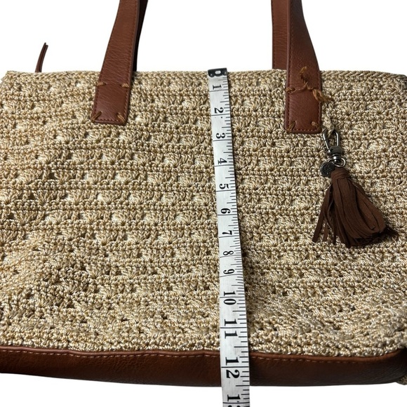 The Sak Women Hand Crocheted Bag Purse Tote Fairmont Large Gold Tan Woven Tassel - Picture 7 of 10